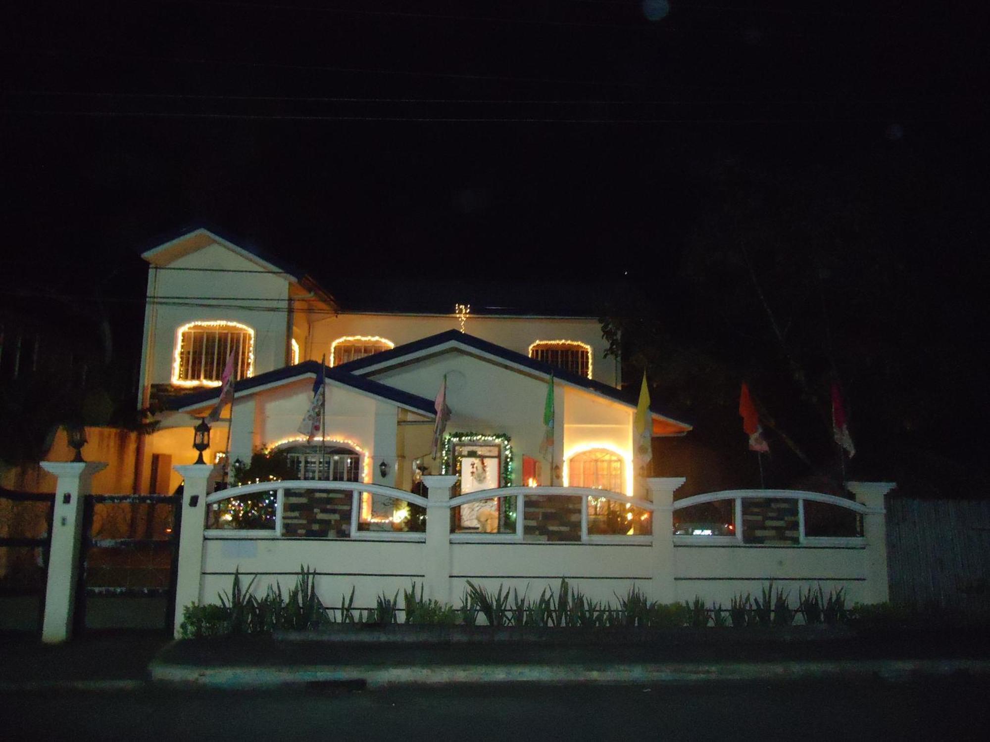 Donsol Aguluz Homestay מראה חיצוני תמונה